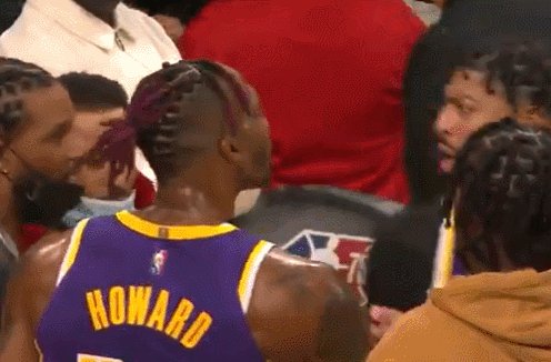 开云体育app-湖人冲突为何而起？浓眉侵略性不足被霍华德聊破防