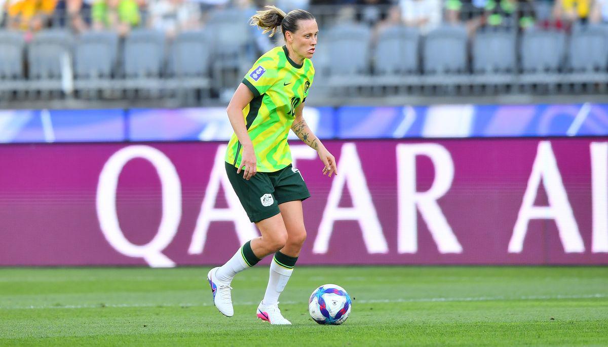 0-2！1-5！中国女足13年不胜澳大利亚，王霜两黄停赛，进决赛难了