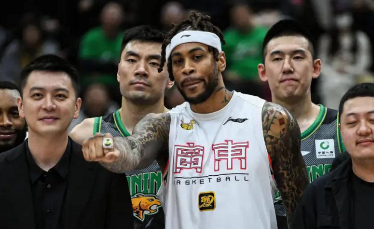 开云体育下载-广东男篮本赛季消失的“七位故人”！他们都在哪？过的还好吗？