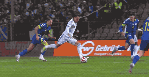 开云体育官网-2-5！灾难红牌毁掉附加赛决赛 世界杯4冠王无缘美加墨 已12年缺席|意大利|波黑|射门|多纳鲁马|点球大战_新浪体育_新浪新闻