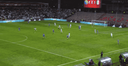 开云体育官网-2-5！灾难红牌毁掉附加赛决赛 世界杯4冠王无缘美加墨 已12年缺席|意大利|波黑|射门|多纳鲁马|点球大战_新浪体育_新浪新闻