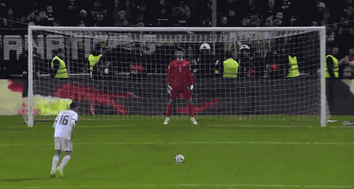 开云体育官网-2-5！灾难红牌毁掉附加赛决赛 世界杯4冠王无缘美加墨 已12年缺席|意大利|波黑|射门|多纳鲁马|点球大战_新浪体育_新浪新闻